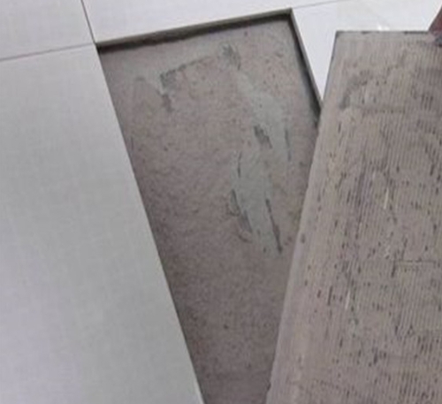 蒲县瓷砖空鼓维修公司分享瓷砖铺贴时如果打浆（即涂抹在瓷砖背面和基层上的砂浆或瓷砖胶）过少，会带来以下问题